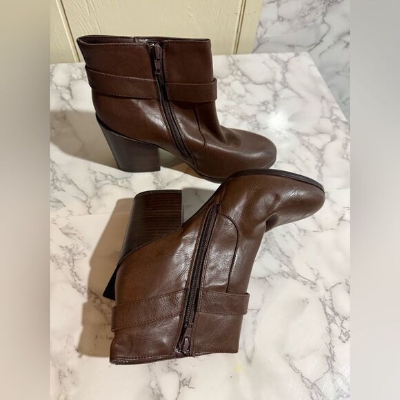 NEW Forever 21 Ankle Boots Brown Buckle Detail Side Zipper Size 7 - Picture 4 of 8